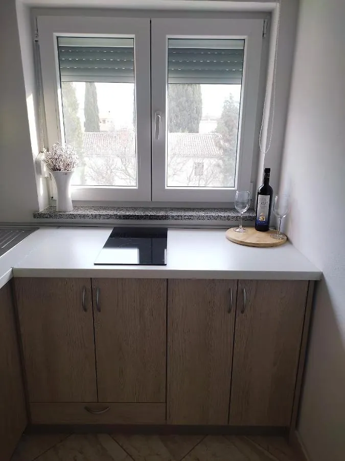 Three Lions Apartment Number 2 Pula