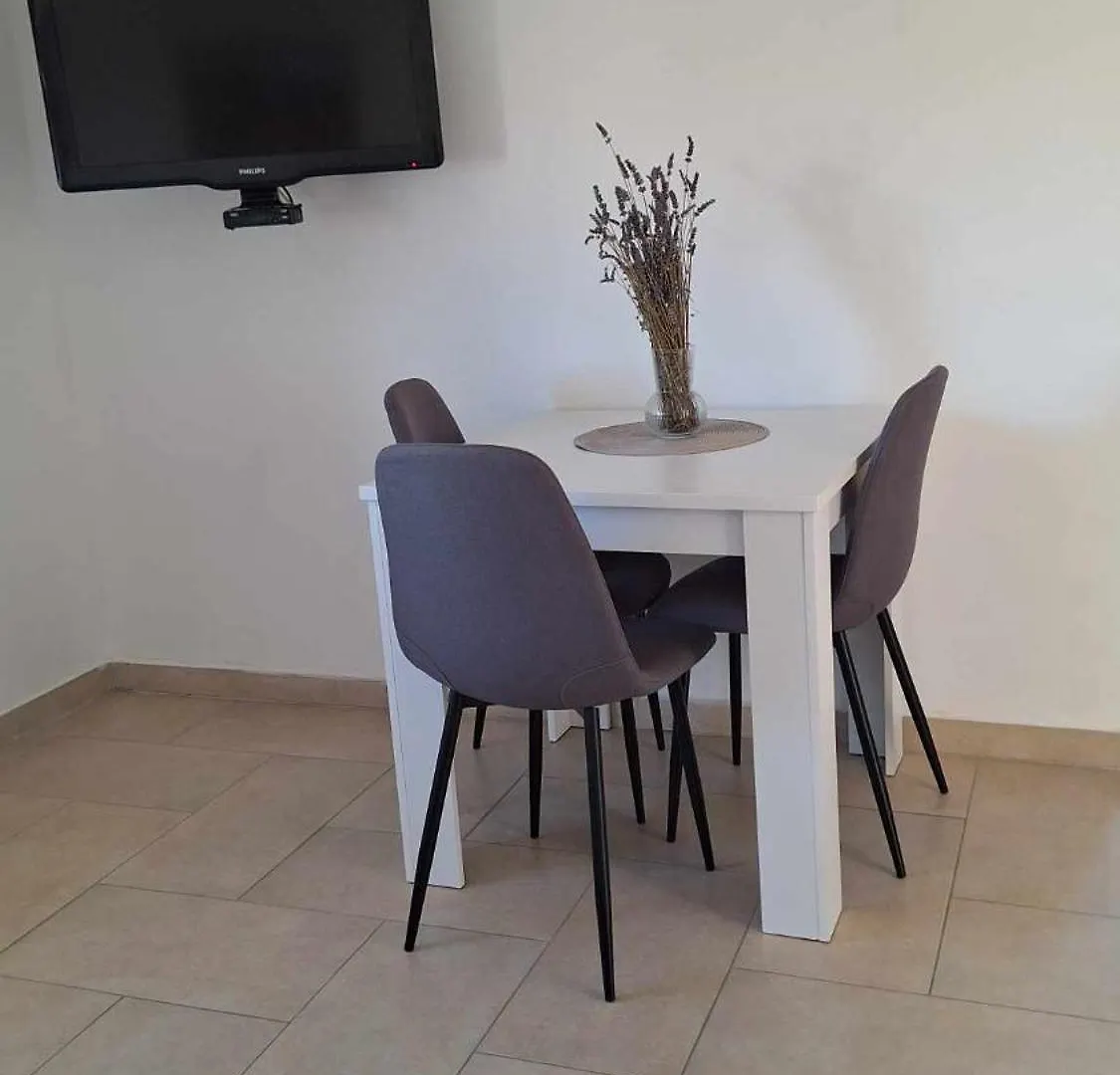 Three Lions Apartment Number 2 Pula